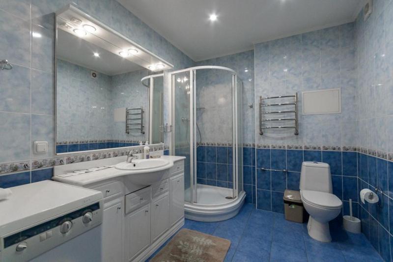 Апартаменти 3-Кімнатні Поруч З М. Театральна Kiew Exterior foto